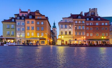 Warsaw. Picturesque view of the Castle Square at dawn.