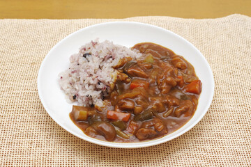 雑穀米を使ったカレーライス