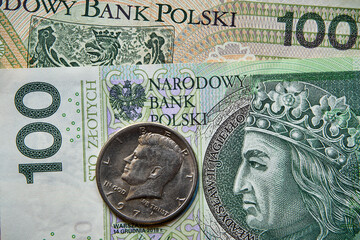 banknot 100 złotowy i moneta USA,100 zloty banknote and a US coin - obrazy, fototapety, plakaty