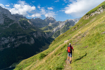Fototapeta na wymiar Wandern im Albstein / Schweiz
