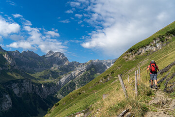 Fototapeta na wymiar Wandern im Albstein / Schweiz