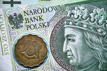 polski banknot,100 PLN, moneta libijska ,Polish banknote, 100 PLN, Libyan coin - obrazy, fototapety, plakaty