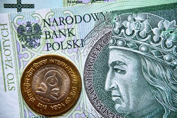 polski banknot,100 PLN, indyjska moneta , Polish banknote, 100 PLN, Indian coin - obrazy, fototapety, plakaty