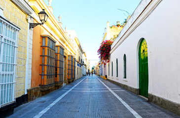 Calle típica de Puerto Real, pueblos de la provincia de Cádiz, Andalucía España