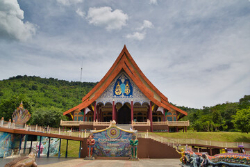 Fototapeta na wymiar Wat Pa Huay Lad