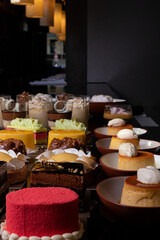 Seleccion de postres, tarteletas, lemonpie, varios