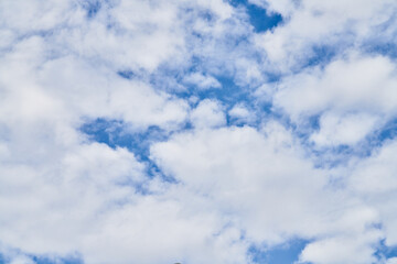 Obraz premium Beatiful blue sky with clouds on a sunny day