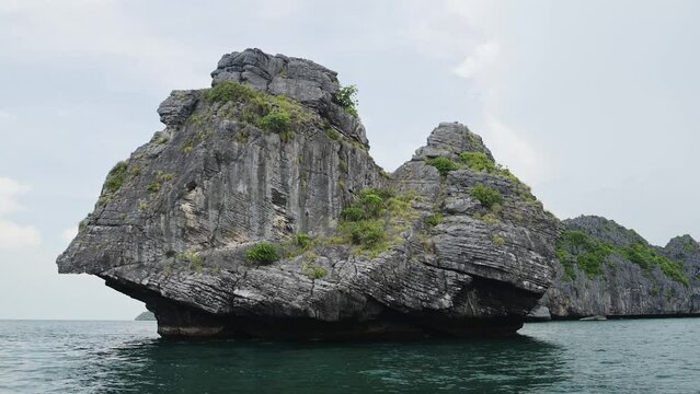 Thailand Islands Landscape, Ang Thong National Marine Park, Amazing Beautiful Tropical Scenery of Limestone Karsts Rock Formations, Seascape and Ocean, Southeast Asia, Thai Island Scene