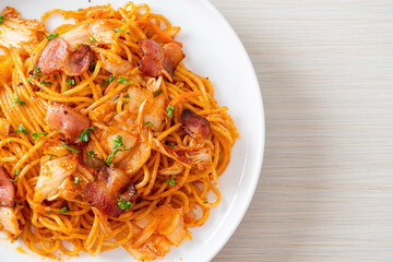 stir-fried spaghetti with kimchi and bacon