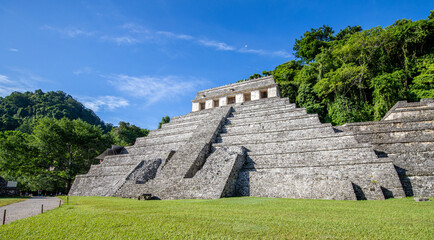 piramides de palenque chiapaz mexico - obrazy, fototapety, plakaty