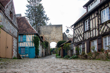 Gerberoy, Maison à colombages et la tour porte. Oise. Picardie. Hauts-de-France	