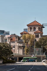 Obraz premium City Street with Historic Building, Urban Travel Architecture Scene