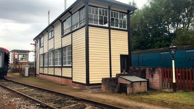 Crewe Railway Station House, Track