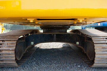 Of an excavator with in the middle the slew ring, swing gear and swing bearing