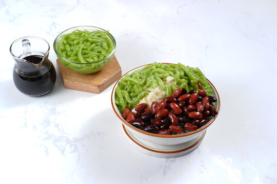 Malaysian Desserts Called Cendol. Cendol is Made From Crushed Ice Cubes,pandan short vermicelli and Red Bean.