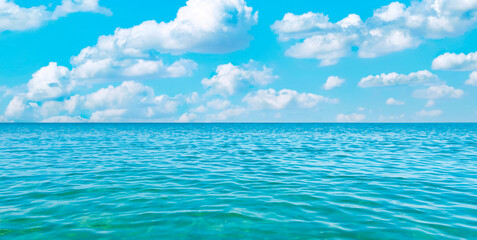 Obraz na płótnie Canvas Sea water panorama blue sky with white clouds