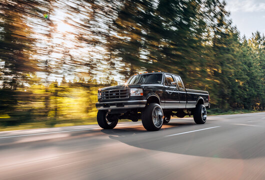 Seattle, WA, USA
December 5, 2022
Lifted Ford truck driving on the highway