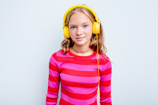 budding teens downblouse