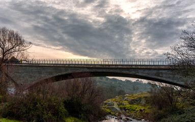 Fototapeta na wymiar Puente Nuevo de Herrera en Galapagar, Comunidad de Madrid, España 