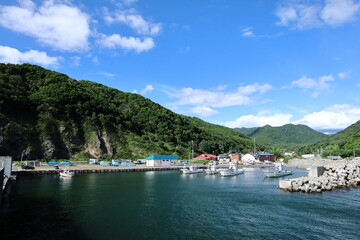 Fototapeta premium 防波堤から見た濃昼漁港