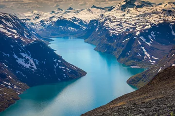 Foto op Plexiglas Noord-Europa Besseggen above Lake Gjende in Jotunheimen, Norway, Northern Europe