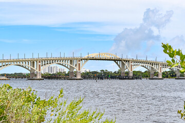 Veterans Memorial Bridge across the Halifax river intracoastal waterway in Daytona Beach, Florida