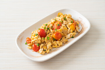 stir-fried tomatoes with egg on plate