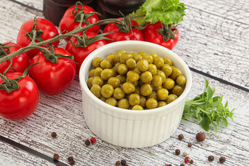 Canned sweet green peas conserve