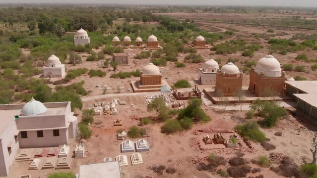 Drone footage from Sindh, Pakistan shows numerous graves at Chitorri Graveyard.