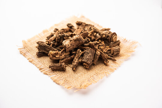 Syplocos racemosa, Lodhra is an Ayurvedic herb used in bleeding disorders, diarrhea & eye disorders