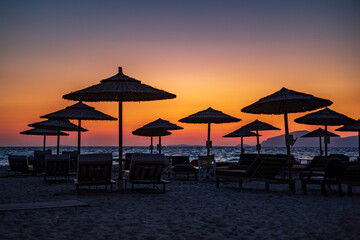 Fototapeta na wymiar sunset at the beach in kos