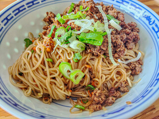 Noodle with minced pork meat and spring onion