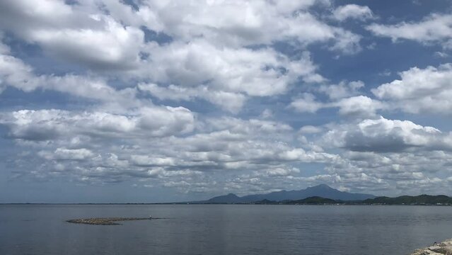 中国地方山陰の島根県松江市からの大山と空