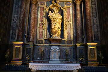Fototapeta na wymiar La cathédrale Sainte Cécile, de style gothique, vue de l'intérieur, ville de Albi, département du Tarn, France