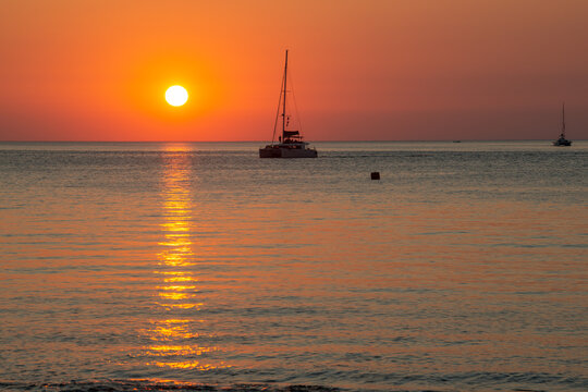 tramonto all'isola delle femmine in sicilia