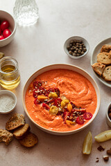 soupe de gaspacho de poivrons et tomate estivale fraiche