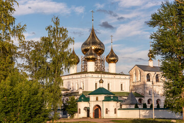 Fototapeta na wymiar Resurrection Cathedral in the ancient town of Uglich, Yaroslavl region, Russia 