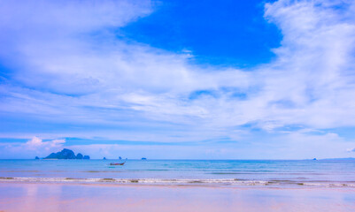 Obraz premium boat on the beach