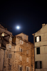 Split bei Nacht