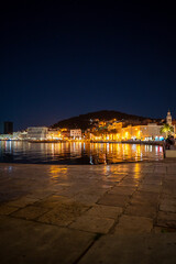 Split Hafen bei Nacht