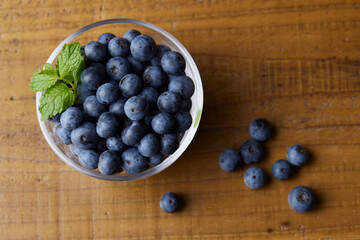 器に盛られたブルーベリー