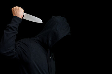 刃物を持って襲い掛かる人物