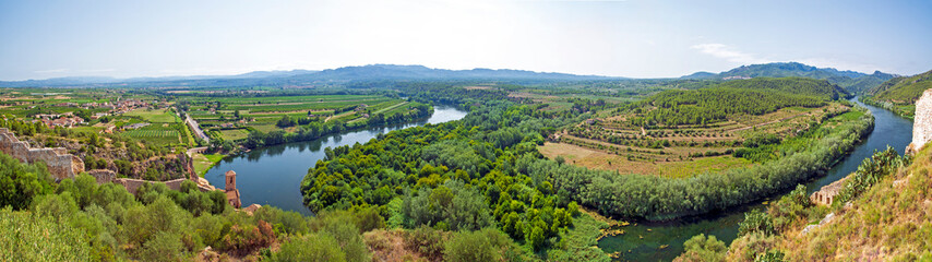 Fototapeta na wymiar Miravet templar knights castle and Ebro river valley