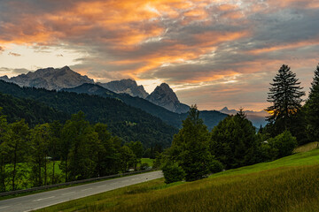 Fototapeta na wymiar Sonnenuntergang an der Zugspitze