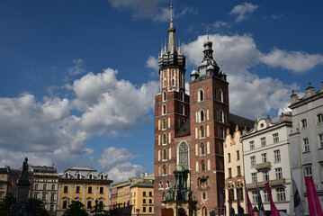 Fototapeta na wymiar Monuments de la Grand Place de Cracovie. Pologne