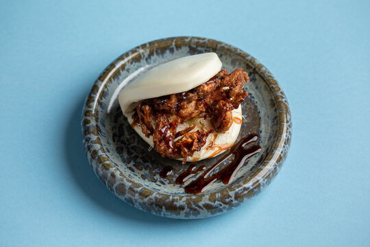 Pan bao with soft crab shell