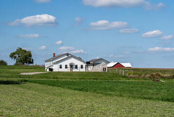 Fototapeta na wymiar Amish parochial school in the rural countryside of Holmes County, Ohio