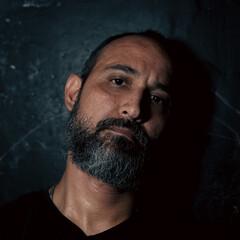 Autorretrato mirada dura