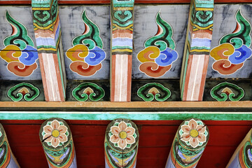 Dancheong, Korean traditional multicolored paintwork on wooden buildings