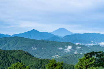 Obraz premium 東京都八王子市の高尾山登山